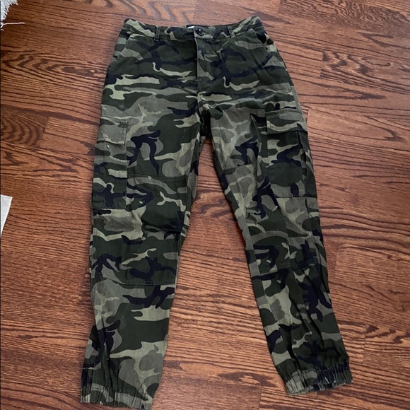 Army green camo pants - Picture 1 of 4
